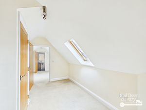 Snug/Office- click for photo gallery